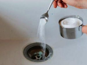 NaOH là thành phần chính trong quá trình sản xuất xà phòng và chất tẩy rửa