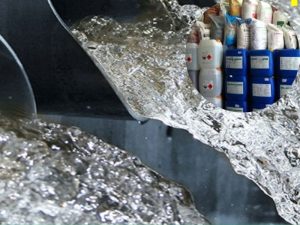 Pha hóa chất xử lý nước thải an toàn, đúng cách