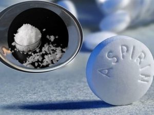 NaOH còn đóng vai trò quan trọng trong công đoạn tẩy trắng vải trước khi nhuộm