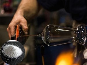 Soda được ứng dụng trong công nghiệp sản xuất thủy tinh