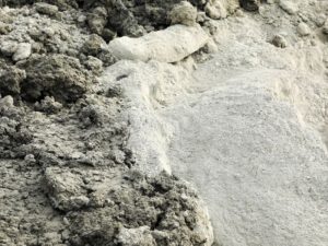 Lưu ý quan trọng về an toàn và tác động môi trường khi sử dụng xút vảy